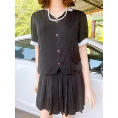 Set áo + chân váy bên trong có lớp lót quần Eo váy có bo chun co giãn Áo phía sau có dây kéo GÍa 290k/ cả set Màu đen