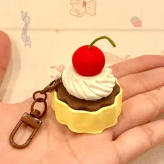 Móc khoá Caramel Pudding với Cherry - Japanese Desserts
