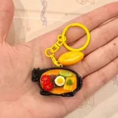 Móc khoá Bò né và Bánh mì - món ăn Việt Nam