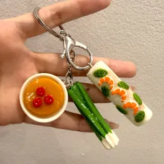 Móc khoá hình Gỏi cuốn - món ăn Việt Nam