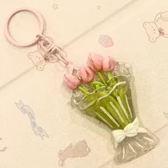 Móc khoa Bó hoa Tulip trong suốt phong cách aesthetic