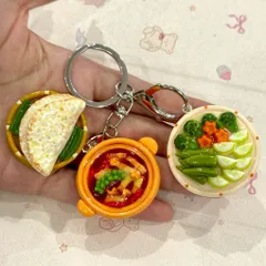 Móc khoá món Cơm cháy kho quẹt và rau củ luộc - món ăn Việt Nam
