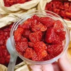 Dâu Tây Sấy Dẻo Xốc Muối Ớt  Hũ 250G , Dẻo Chua Nhiều