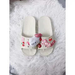 Màu be - Dép nữ quai ngang đi nhẹ êm chống trơn trượt kèm sét charm xinh xắn