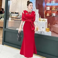 Váy dự tiệc đuôi cá tôn dáng kèm khăn lụa và tag đá sang chảnh
