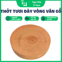 Thớt Tươi Cao Cấp Dày 6cm, dày dặn với các vòng vân gỗ tự nhiên rõ nét đặt trên mặt bàn gỗ (TH746)