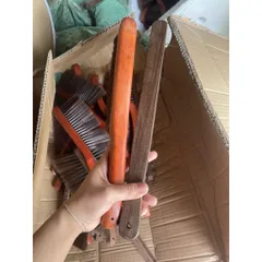 Chổi Gỗ Lông Mềm cầm tay lau chùi bụi bàn thờ, ghế sofa, đệm trải giường