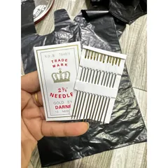 Vỉ 12 kim khâu quần áo - kim sỏ chỉ lỗ to dùng trong may vá dài 7cm