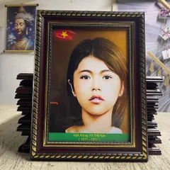 Khung Tranh Anh Hùng VÕ THỊ SÁU - có khung  có hoả tốc 3 CỠ