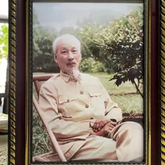 Tranh Bác Hồ ( có Khung ) , KT 19*25, 28*38, 38*48cm.  CÓ HOẢ TỐC