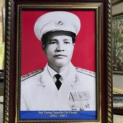 Tranh Đại Tướng Nguyễn Chí Thanh ( có khung ) KT 15*21, 21*30, 30*40cm  CÓ HOẢ TỐC 841465