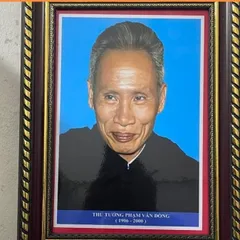 Tranh bác Phạm Văn Đồng, Đã đóng khung, KT 15*21, 21*30, 30*40cm  CÓ HOẢ TỐC 841503