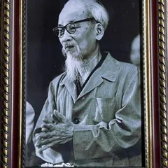 Ảnh Bác HỒ CHÍ MINH ( có khung ) đủ kích thước  CÓ HOẢ TỐC 841556