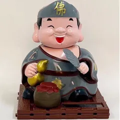 Tượng Tế Công gật đầu cầm quạt May Mắn, Bình An dùng năng lượng