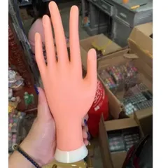 Bàn tay giả silicon nail chuyên dụng cho học viên thực hành nhanh lên tay nghề