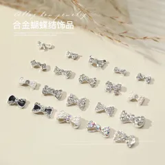 Set cham nơ bạc gắn đá đính móng siêu sáng đẹp