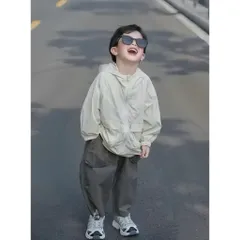 Áo khoác nhẹ, áo khoác gió tone màu nâu Hàn Quốc cho bé trai 8-27kg