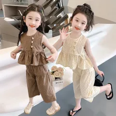 Quần áo bé gái, set bộ chất đũi chấm bi áo sát nách dáng Pelum quần lửng rộng cho bé 10-28kg