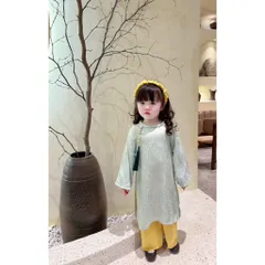 LOẠI 1- Áo dài cách tân cho bé gái, set 3ct áo dài cách tân lụa hoa cúc xanh mint quần vàng kèm bờm cho bé 7-27kg