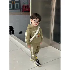 Quần áo thu đông bé trai, set bộ nỉ 2 da áo Hoodie Mickey kèm quần Jogger Tone màu rêu Hot trend cho bé 9-26kg