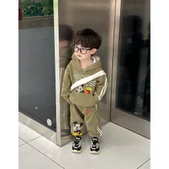Quần áo thu đông bé trai, set bộ nỉ 2 da áo Hoodie Mickey kèm quần Jogger Tone màu rêu Hot trend cho bé 9-26kg