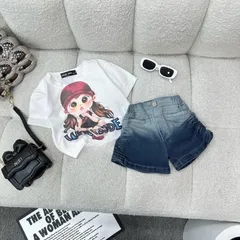 Quần áo bé gái, set bộ cộc tay áo cotton họa tiết cô gái Wollode phối quần short rúm 2 bên hông cho bé 10-30kg
