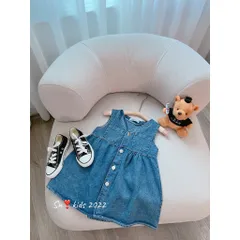Váy sát nách chất jeans cho bé gái, váy jean sát nách cúc cài thật cho bé size 10-30kg