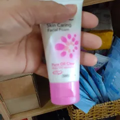 Sữa rửa mặt Biore 50g hồng sạch nhờn