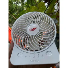 Quạt để bàn Gongtian GT532s nhỏ gọn siêu siêu mát , sử dụng 2 pin 18650 đi kèm cho thời gian sử dụng cực lâu  siêu bền .