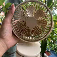 Quạt kẹp để bàn F35B , có pin tích điện, siêu êm ái , động cơ không chổi than cực bền , kẹp xe nôi , để bàn làm việc