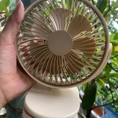 Quạt kẹp để bàn F35B , có pin tích điện, siêu êm ái , động cơ không chổi than cực bền , kẹp xe nôi , để bàn làm việc