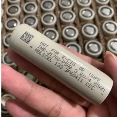 Pin 21700 Molicell P50B , xả cao 60A ,dung lượng 5000mah,giành cho đèn pin công suất cao và các thiết bị điện cần xả cao