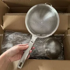 Rây lọc inox 304 nguyên khối cao cấp có tay cầm, lọc cháo, lọc bột đa năng