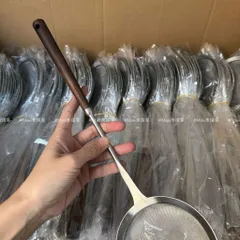 Vợt hớt bọt, cặn dầu Uyiku inox 304 cán gỗ sồi cao cấp