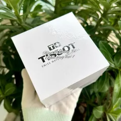 Hộp thương hiệu đựng đồng hồ đeo tay. Dùng làm quà tặng kèm sản phẩm tăng giá trị quà tặng.