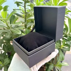 Hộp thương hiệu đựng đồng hồ đeo tay. Dùng làm quà tặng kèm tăng giá trị sản phẩm