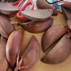 quẻ gỗ xin keo có hoả tốc