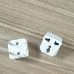 Ổ cắm điện, phích cắm điện 2 chấu thành 3 chấu cực tiện