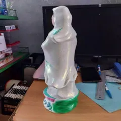quan thế âm đứng trắng ( đất num ) có hoả tốc