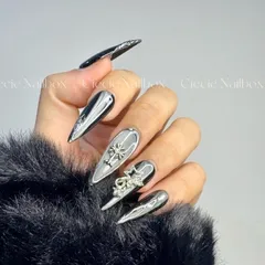 Nailbox Đen Mắt Mèo Đính Charm Ngôi Sao Cá Tính [Cie-30]