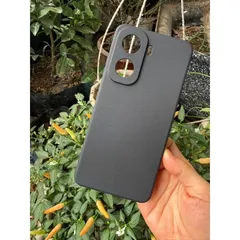 Ốp lưng dẻo Vivo iQOO Neo 11 (màu đen) khoét mắt bảo vệ Camera