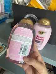 cặp Dầu Gội Cấp Ẩm Chiết Xuất Hoa Anh Đào OGX Heavenly Hydration + Cherry Blossom 385ml*2chai