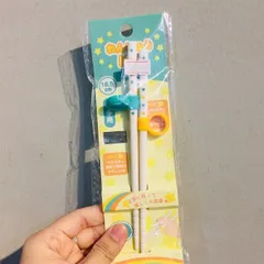 Đũa tập gắp xỏ ngón cho bé rất nhẹ và dễ sử dụng nội địa Nhật Bản - Nakaya