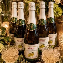 Nước Trái Cây Ladofoods - Nước Nho Xanh Có Ga Vivazz Chai 750mill