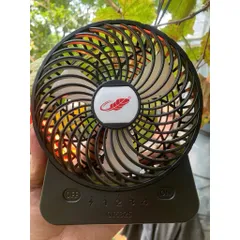 Quạt để bàn Gongtian GT532s nhỏ gọn siêu siêu mát , sử dụng 2 pin 18650 đi kèm cho thời gian sử dụng cực lâu  siêu bền . 863868