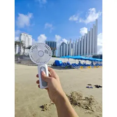 Quạt M2 , Mạnh kinh khiếp , động cơ phản lực không chổi than, có dây đeo và gập để bàn , dung lượng pin 4000mah .