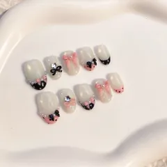 12. Nailbox nền mắt mèo vàng hoạ tiết nơ