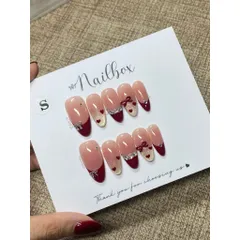 26. Nailbox tông đỏ ombre hồng mắt mèo vàng