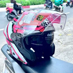 Nón Bảo Hiểm KYT TTR-JET 3/4 Tem Mosaic Fuxia Chính Hãng – Kính Dài, Kính Âm, Chuẩn ECE 22.06