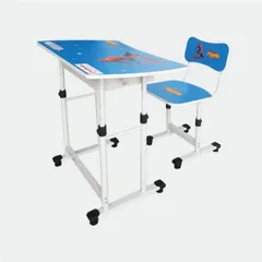 BÀN HỌC SINH BHS-14-08 MÔ TẢ SẢN PHẨM Bộ bàn, ghế làm từ gỗ MFC chống xước và thép sơn tĩnh điện màu ghi.  Cơ cấu nâng hạ tăng chỉnh chiều cao linh hoạt.  Mặt bàn, ghế in nhân vật hoạt hình, tạo sự th